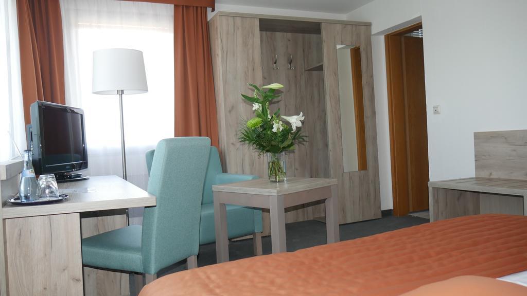 Komfort Hotel Ludwigsburg Exteriör bild