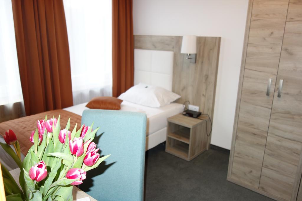 Komfort Hotel Ludwigsburg Exteriör bild